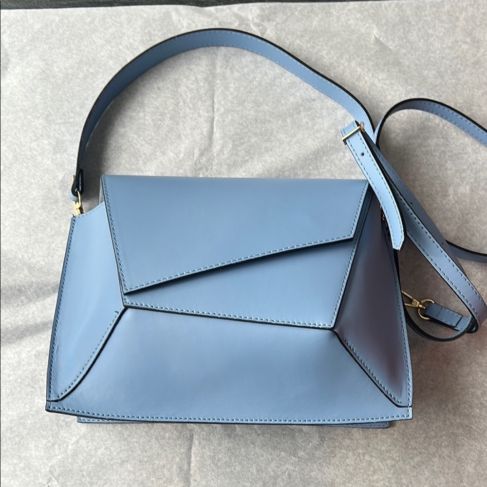 Elegant Blue Shoulder Bag
